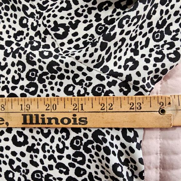 EUC LIKE NEW LOFT PRINTED SPLIT V NECK LONGSLEEVES TOP SIZE XL - Picture 12 of 13
